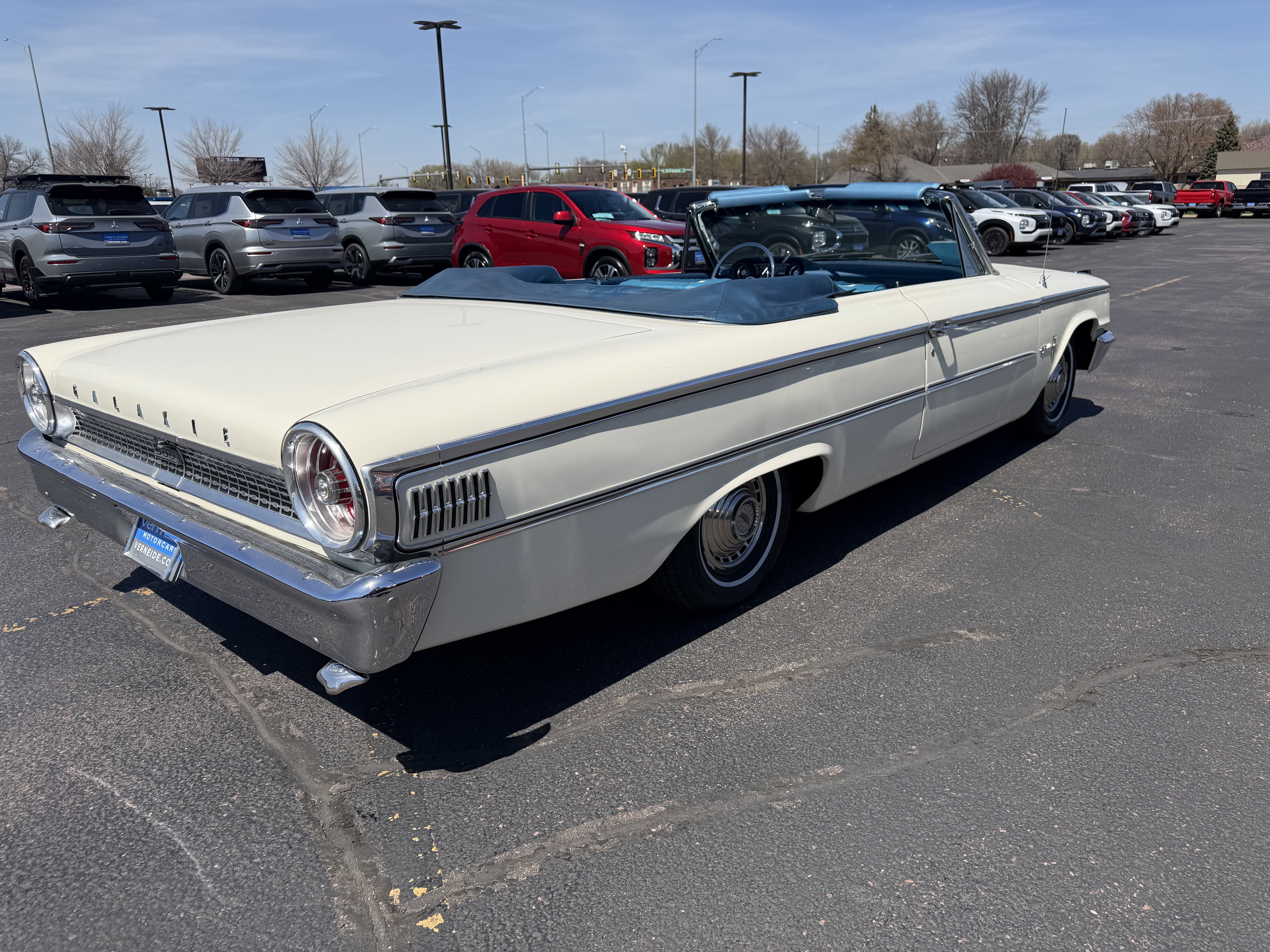 Used 1963 White Ford  image 5