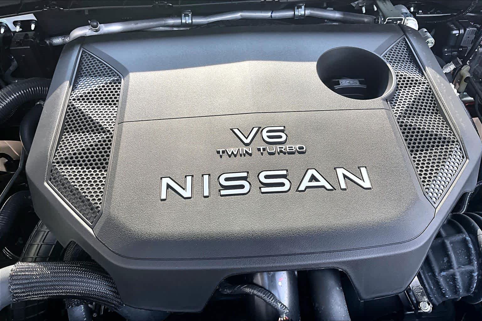 New 2026 Everest White TriCoat / Super Black Two-tone Nissan Platinum Reserve image 17