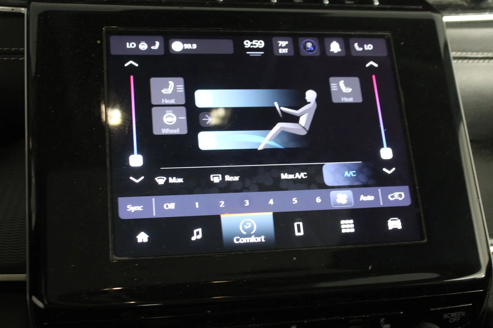 Used 2023 Black Jeep Laredo image 10