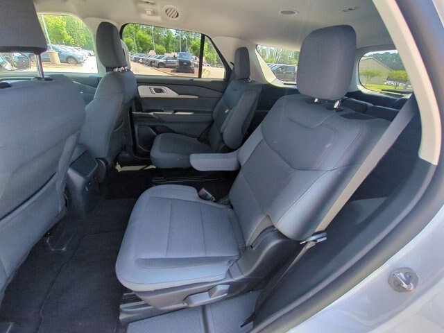 New 2026 Space White Metallic Ford Active image 33