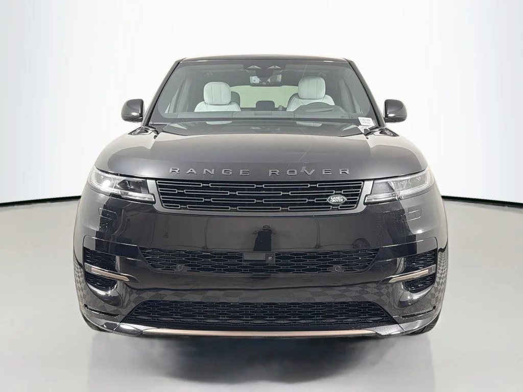 New 2026 Santorini Black Land Rover Dynamic SE image 2