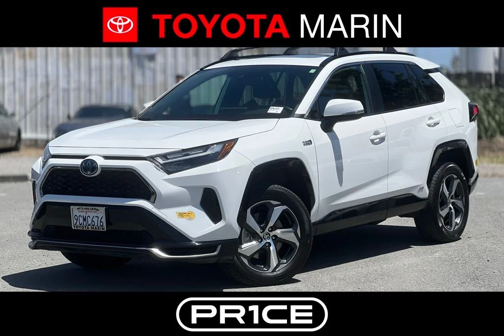 Used 2022 White Toyota SE image 1