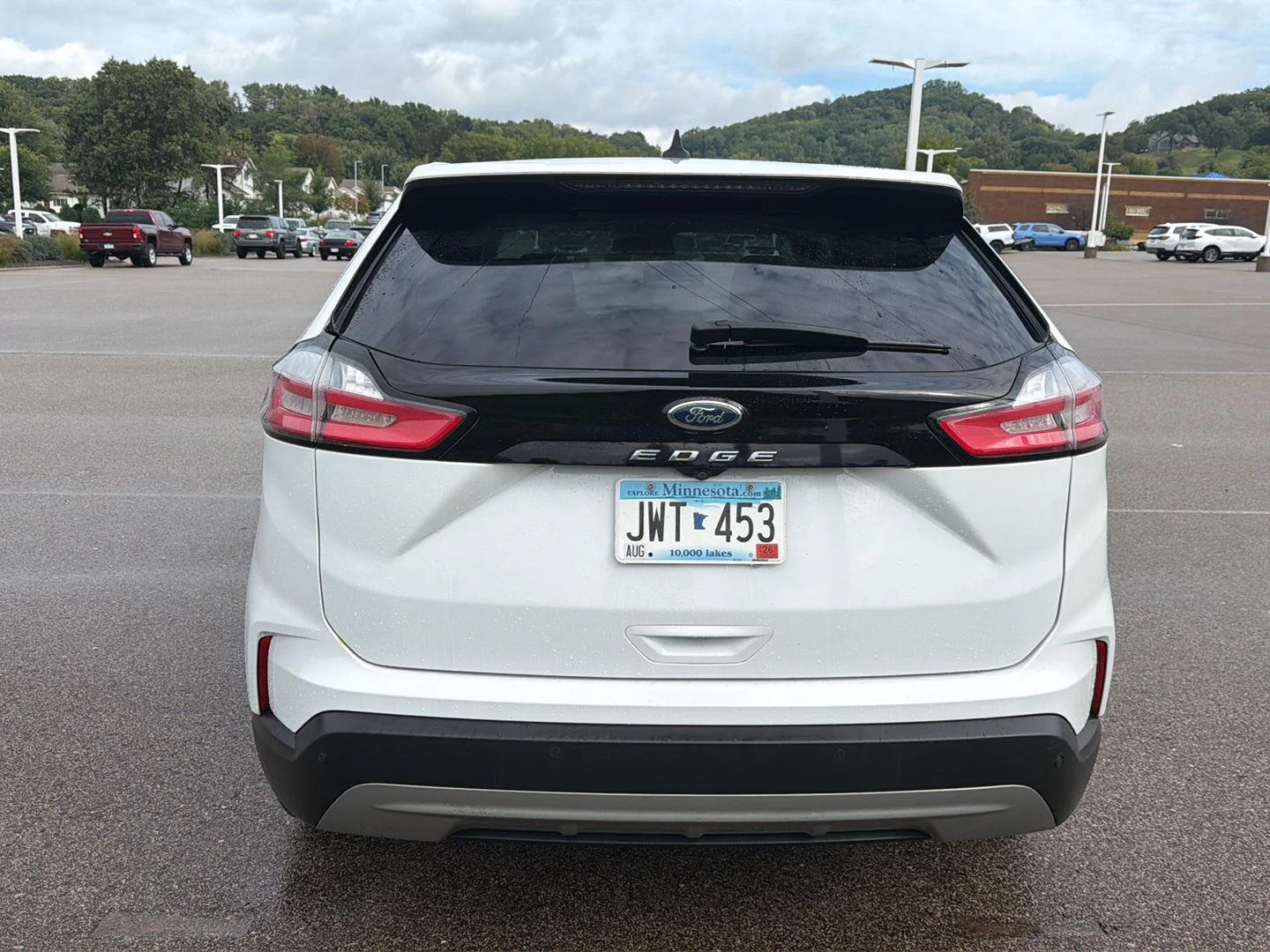 Used 2022 Oxford White Ford SEL image 3