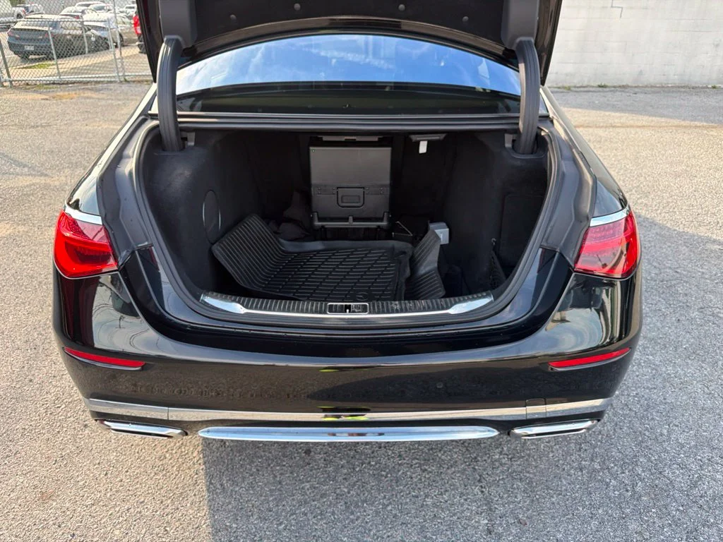 Used 2023 Black Mercedes-Benz Maybach S 580 image 26