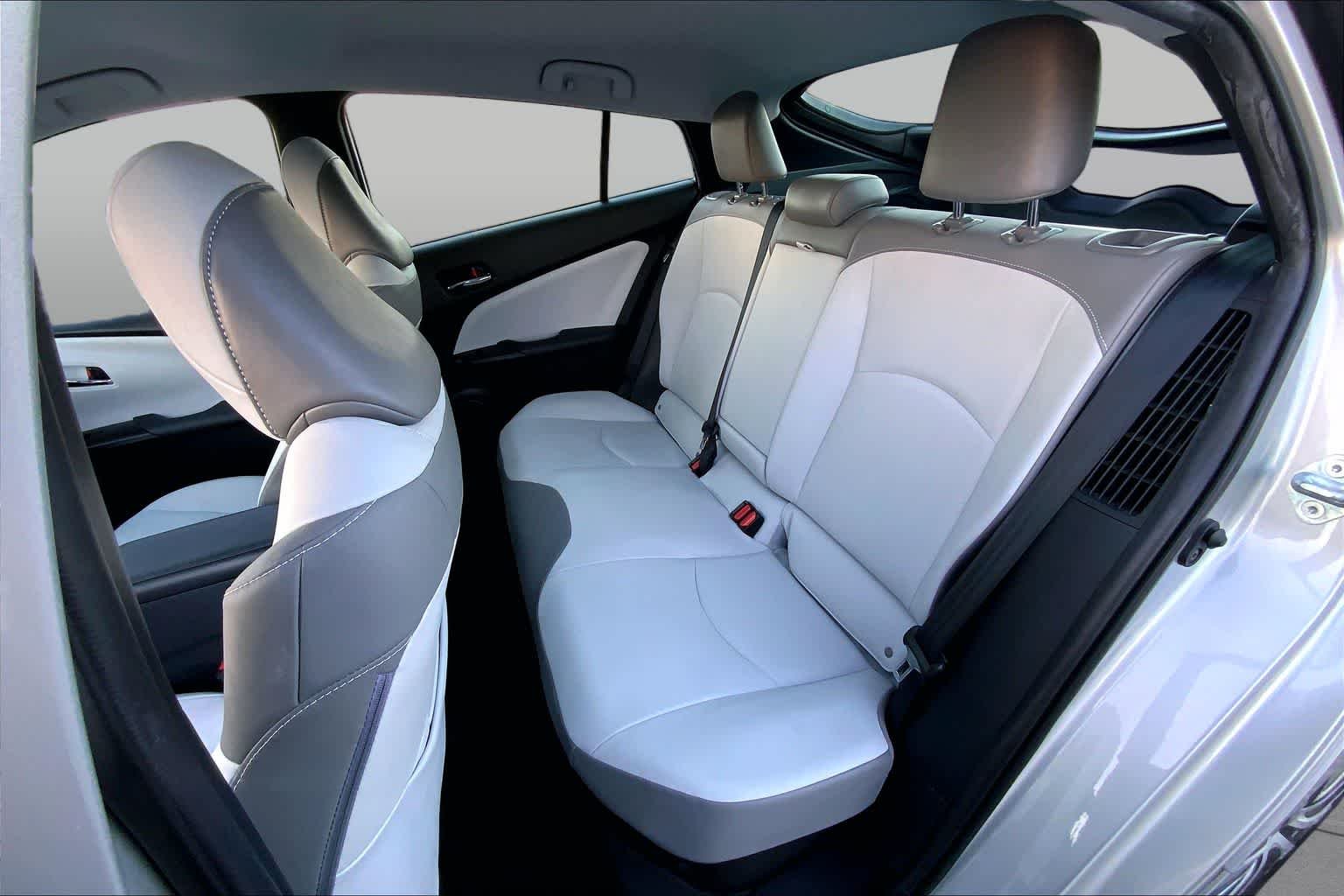 Used 2021 Classic Silver Metallic Toyota XLE image 20