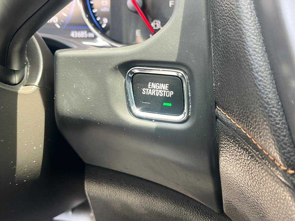 Used 2023 Sterling Metallic GMC AT4 image 11