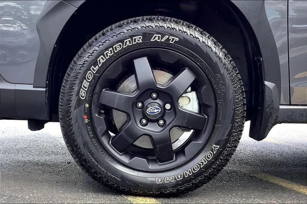 Used 2025 Gray Subaru Wilderness image 10