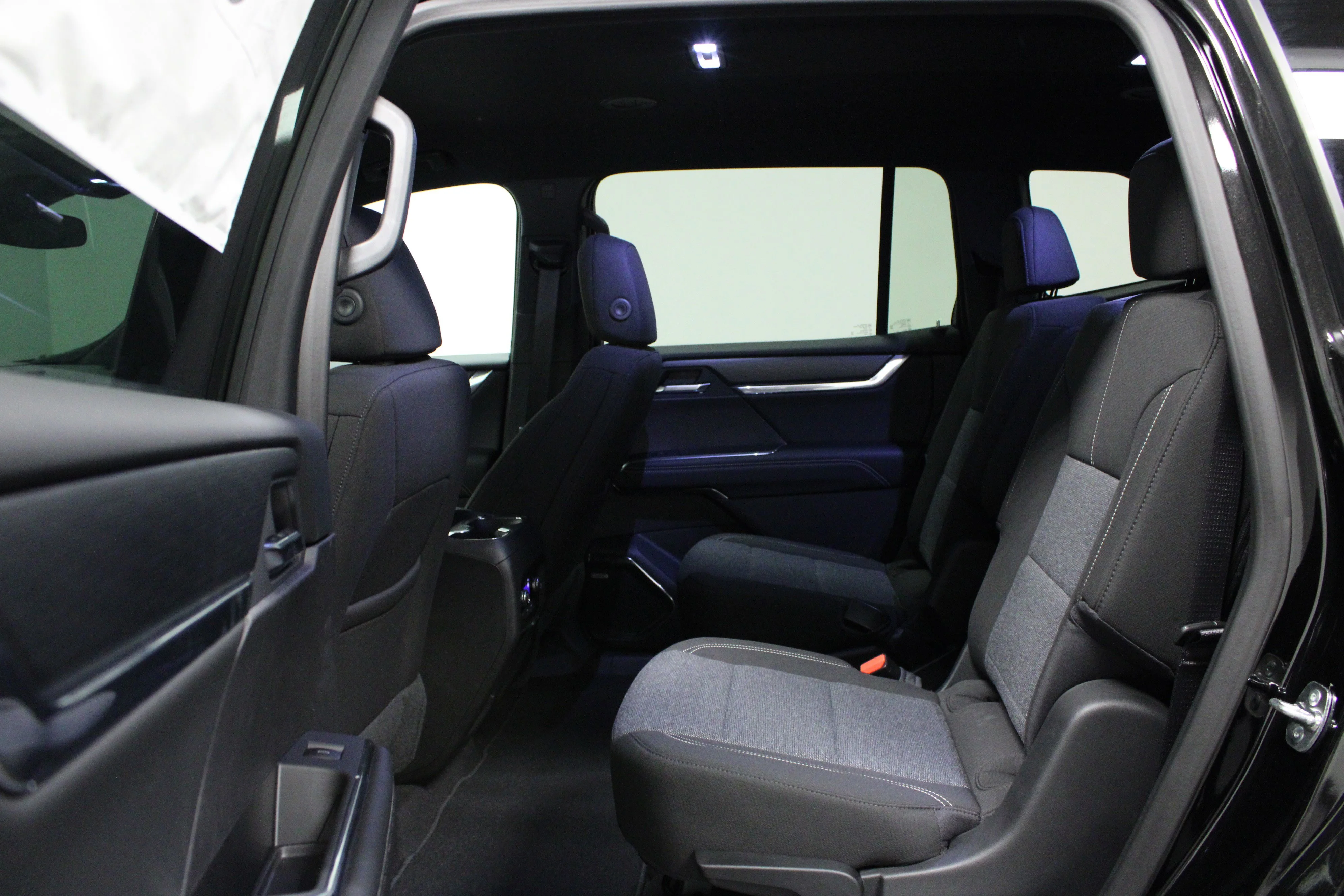 New 2025 Ebony Twilight Metallic GMC Elevation image 13