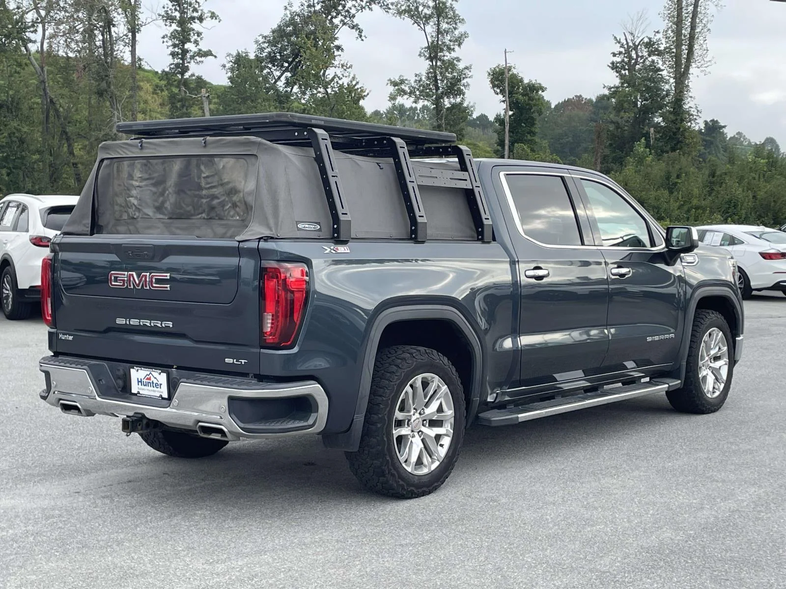 Used 2020 Dark Sky Metallic GMC SLT image 30