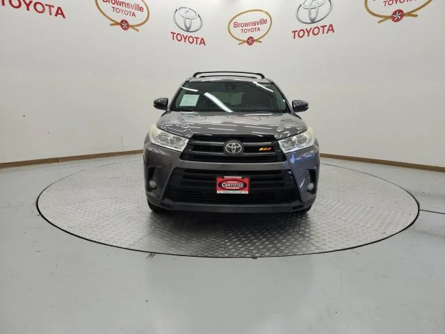 Used 2019 Gray Toyota XLE image 4