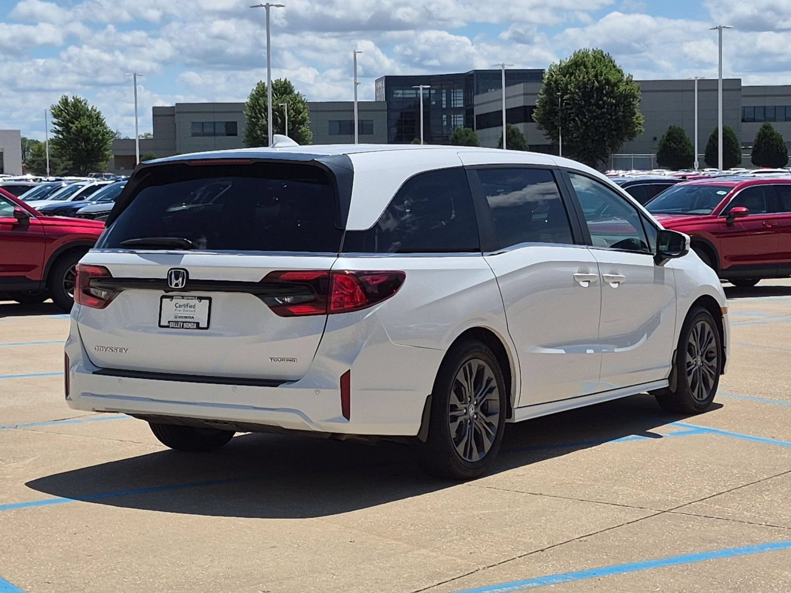 Certified Used 2025 Platinum White Pearl Honda Touring image 6