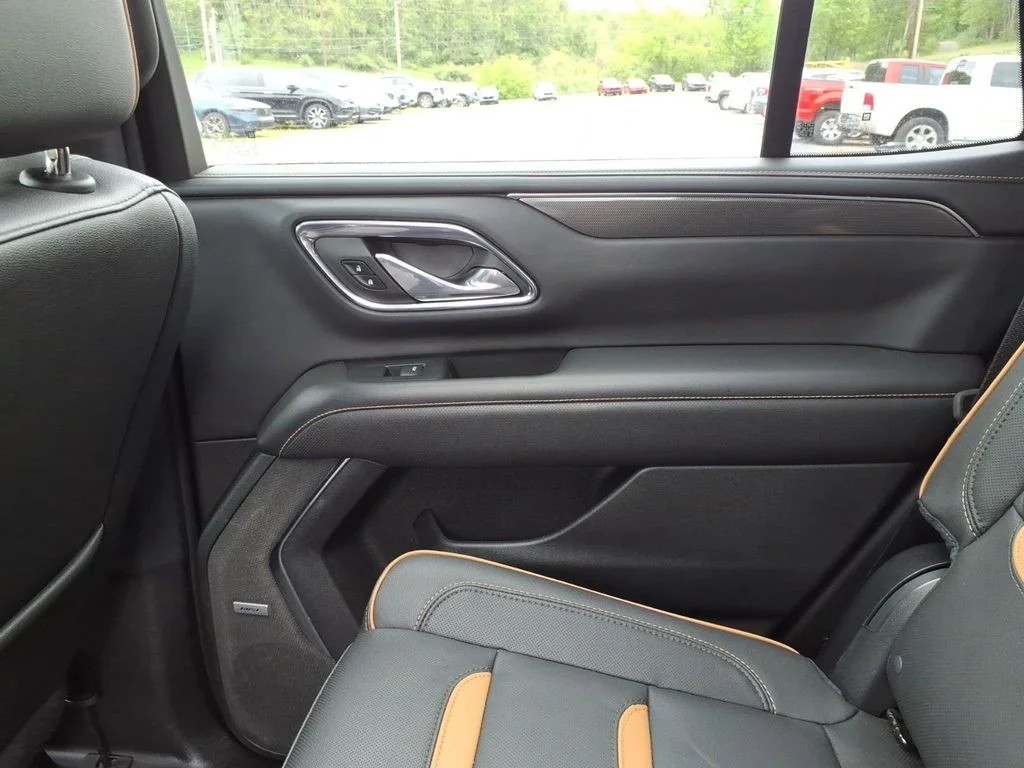 Used 2023 White GMC AT4 image 28