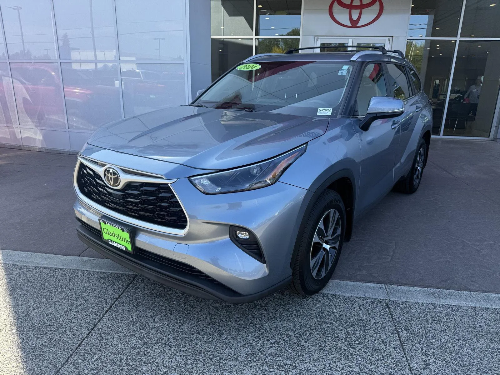 Used 2024 Moon Dust Toyota XLE image 2