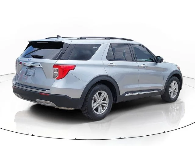 Used 2023 Silver Ford XLT image 5
