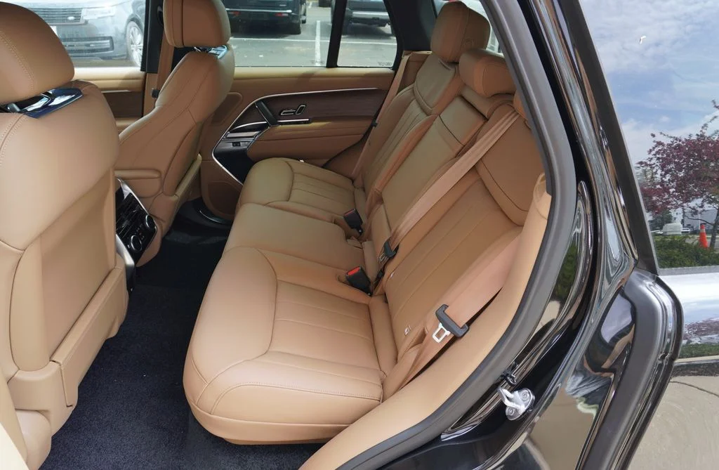 New 2026 Santorini Black Land Rover SE image 35