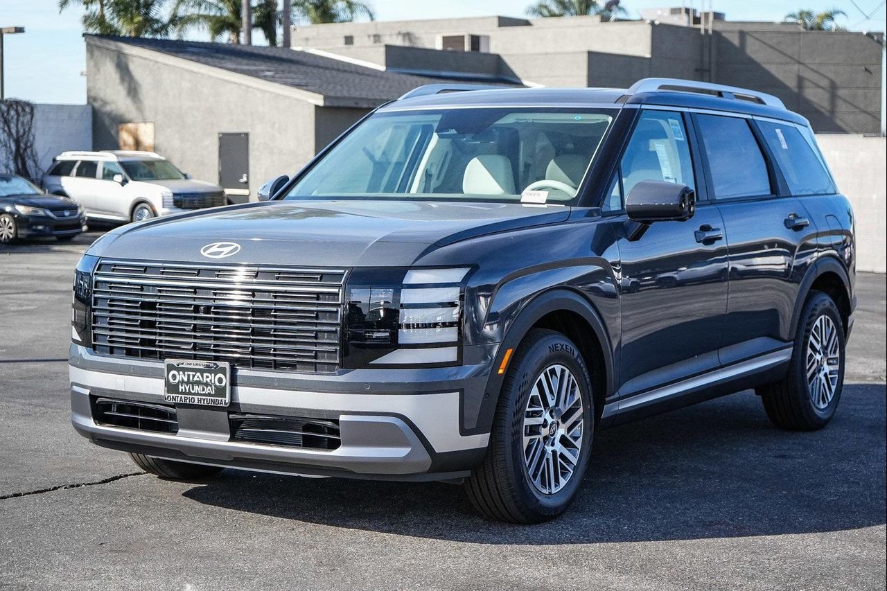 New 2026 Gray Hyundai SEL Premium image 32