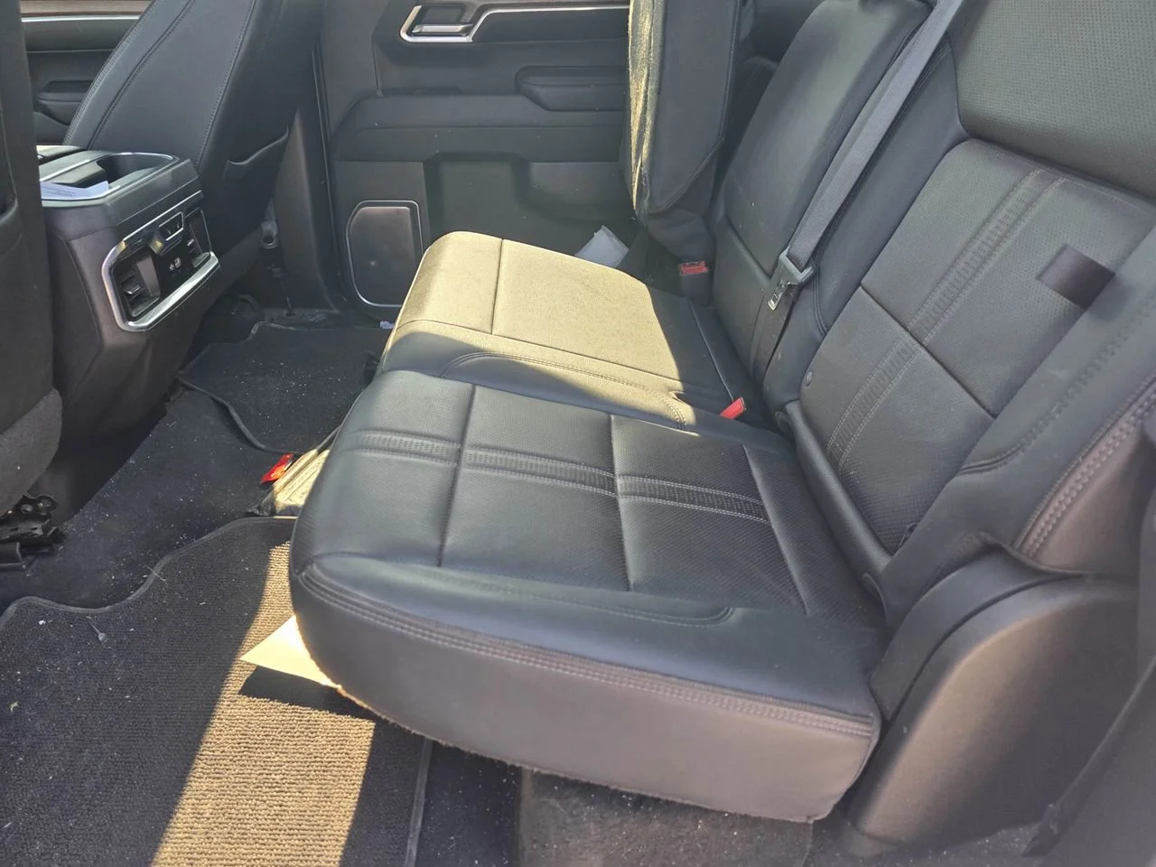 Used 2022 Iridescent Pearl Tricoat Chevrolet High Country image 12