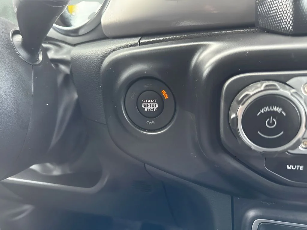 Used 2023 Gray Jeep Rubicon 4xe image 13
