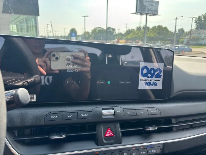 Used 2025 Black Kia LXS image 12