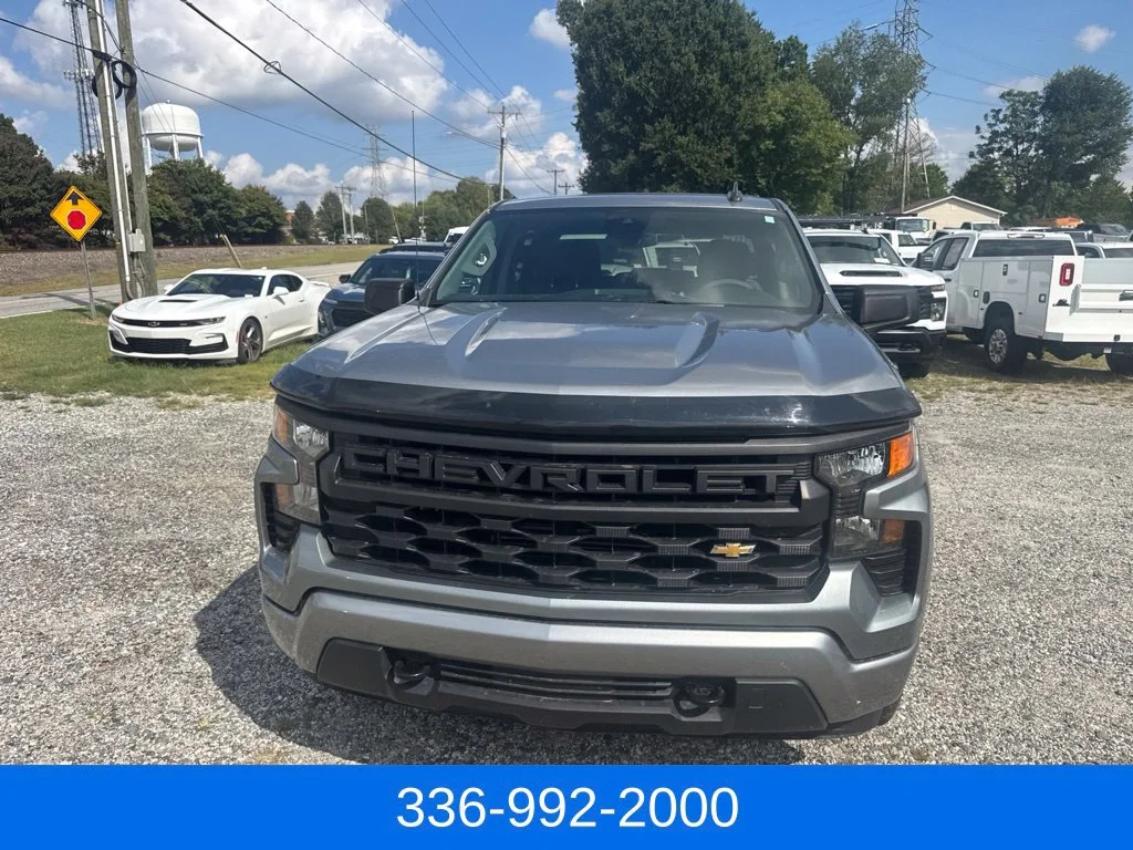 Used 2023 STERLING GRAY METALLIC Chevrolet Custom image 9