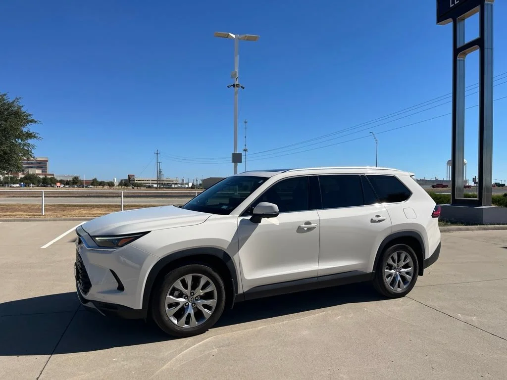Used 2024 Off-white Toyota Limited image 1
