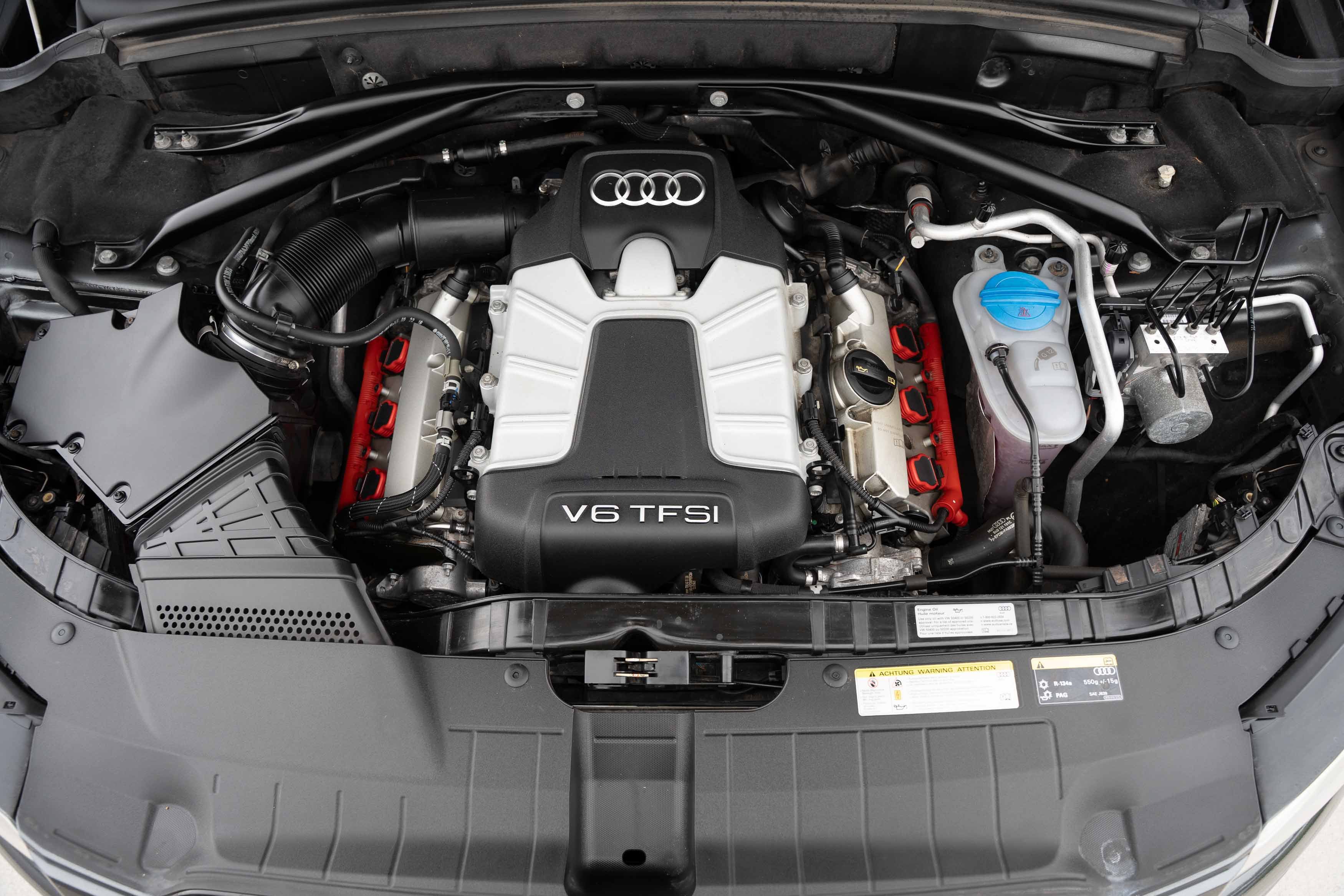 Used 2017 Daytona Gray Pearl Effect Audi Premium Plus image 26