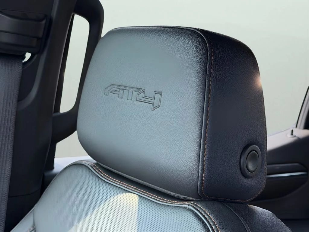 Used 2024 Summit White GMC AT4 image 33