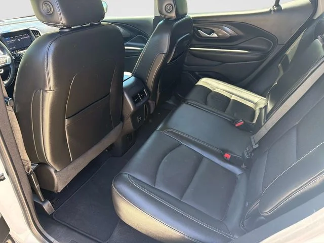 Used 2023 White GMC SLT image 14