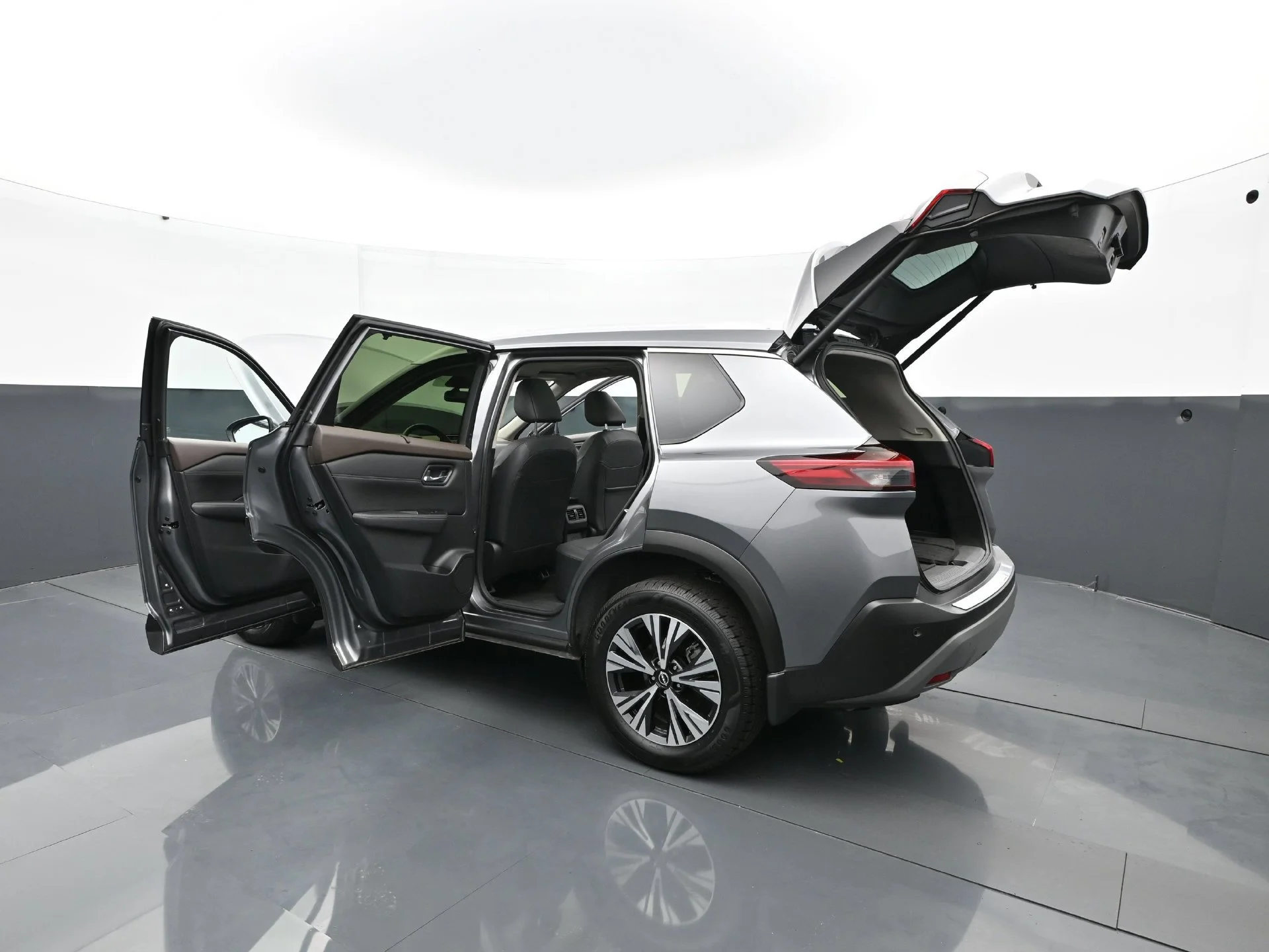 Used 2023 Gun Metallic Nissan SV image 36