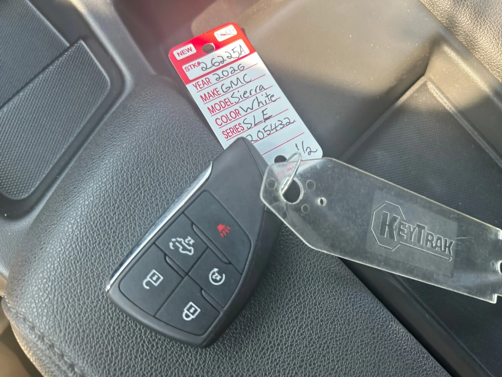 Used 2026 White GMC SLE Crew 5.3L Remote Start Heated Steering Wheel image 26