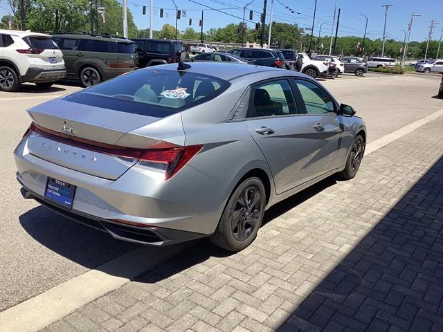 Certified Used 2023 Shimmering Silver Pearl Hyundai SEL image 4