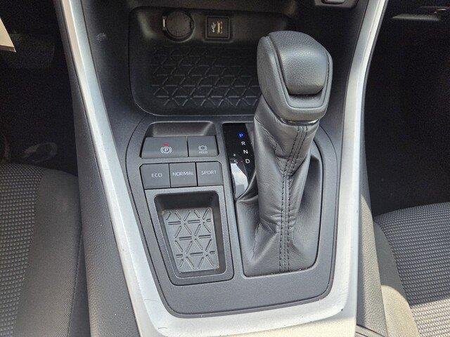 Used 2025 Ice Cap Toyota LE image 20