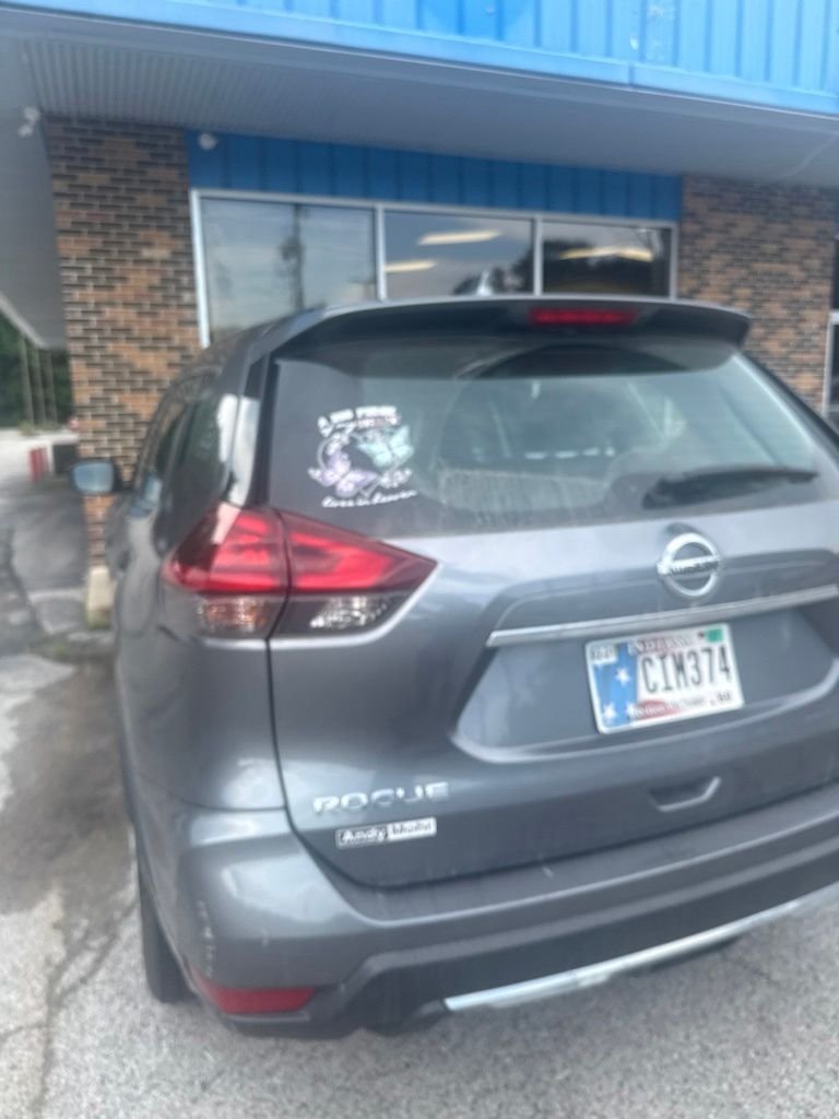 Used 2019 Gray Nissan S image 5