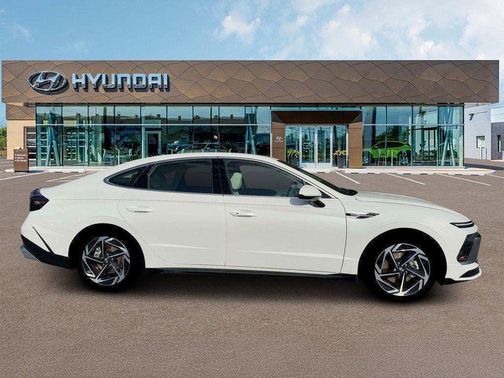 New 2026 White Hyundai SEL Sport image 9
