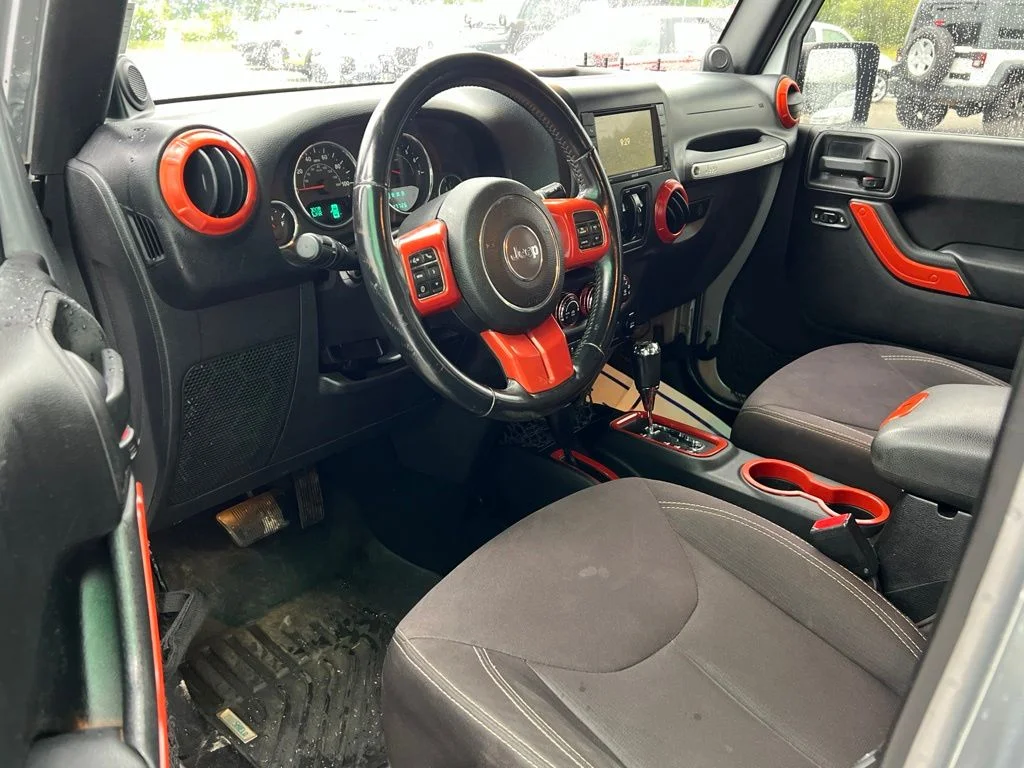 Used 2013 Billet Silver Metallic Jeep Unlimited Sahara image 16