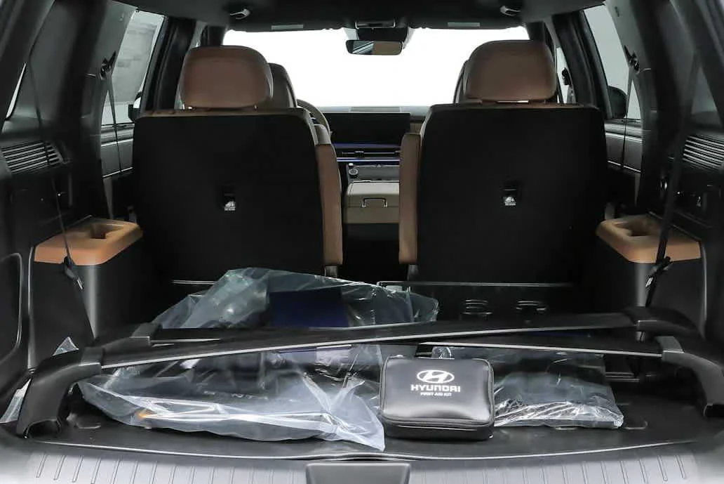 New 2026 Phantom Black Hyundai Limited image 34