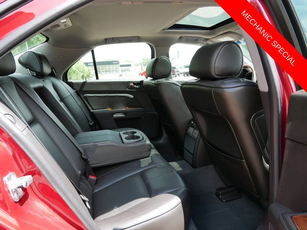 Used 2009 Red Cadillac V8 image 9