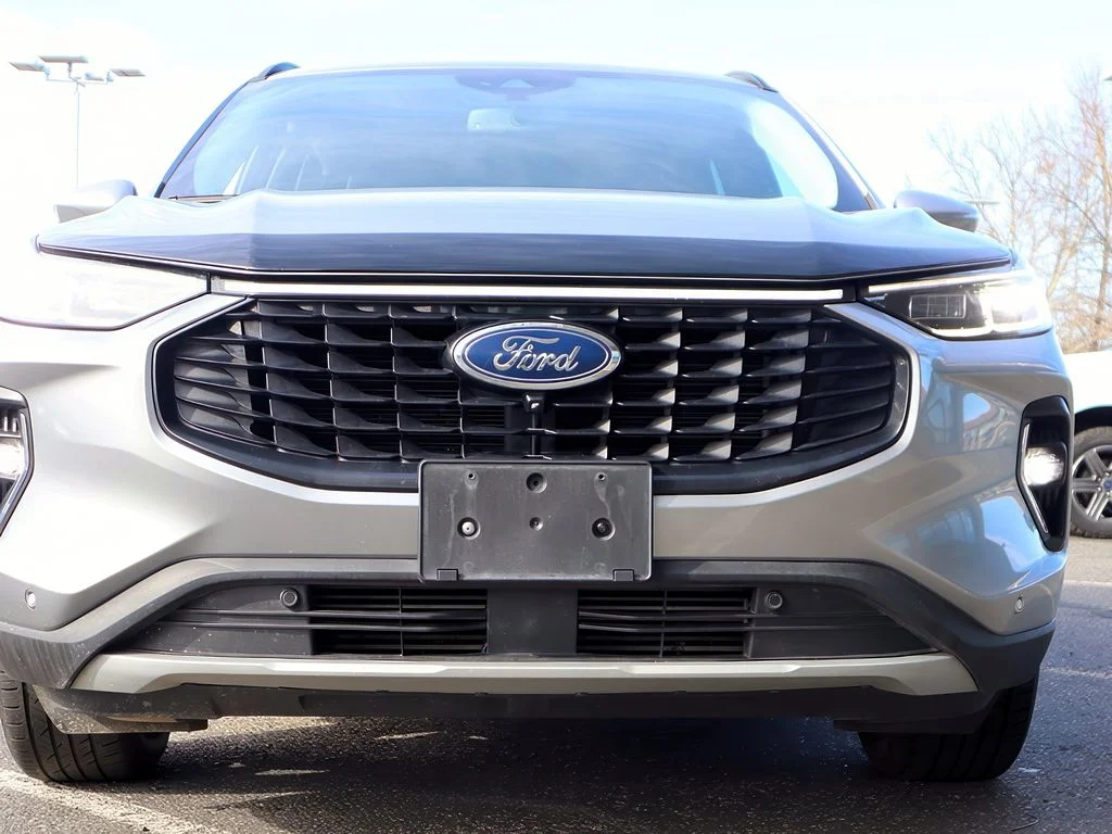 Used 2023 Iconic Silver Metallic Ford Platinum image 31