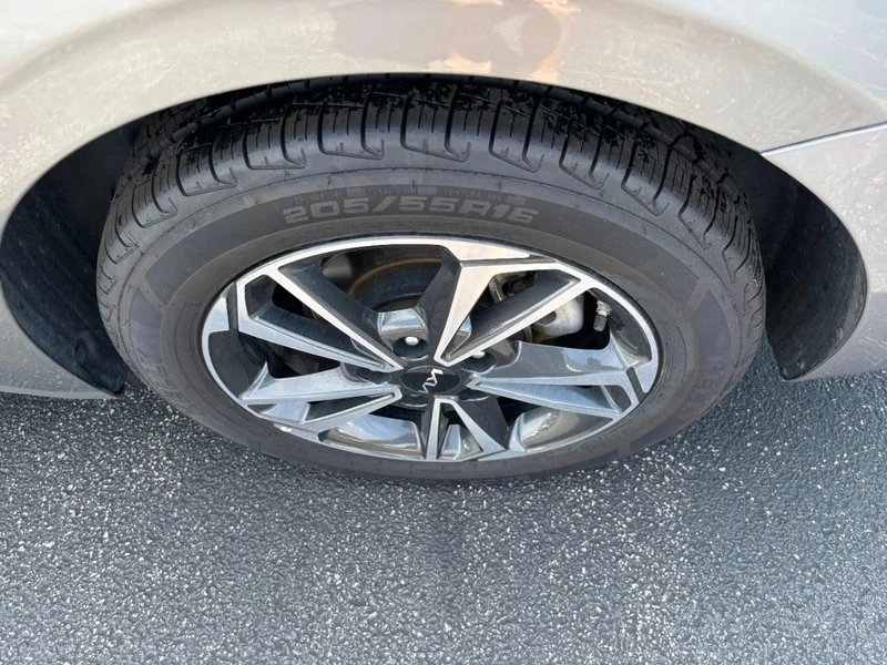 Used 2024 Steel Gray Kia LXS image 7