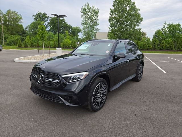 New 2026 Black Mercedes-Benz GLC300 image 7