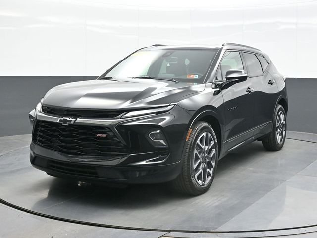 Used 2025 Black Chevrolet RS image 1