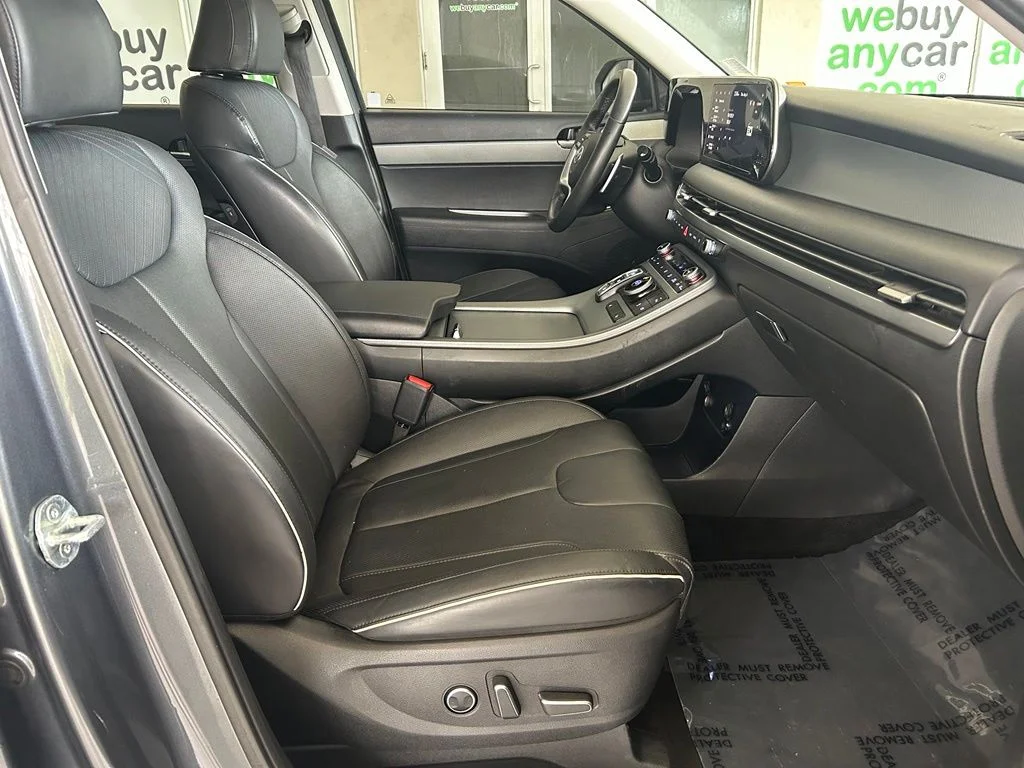 Used 2025 Gray Hyundai SEL image 19
