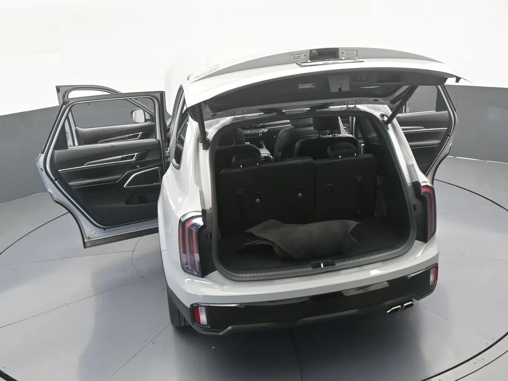 Used 2024 Wolf Gray Kia EX X-Line image 71