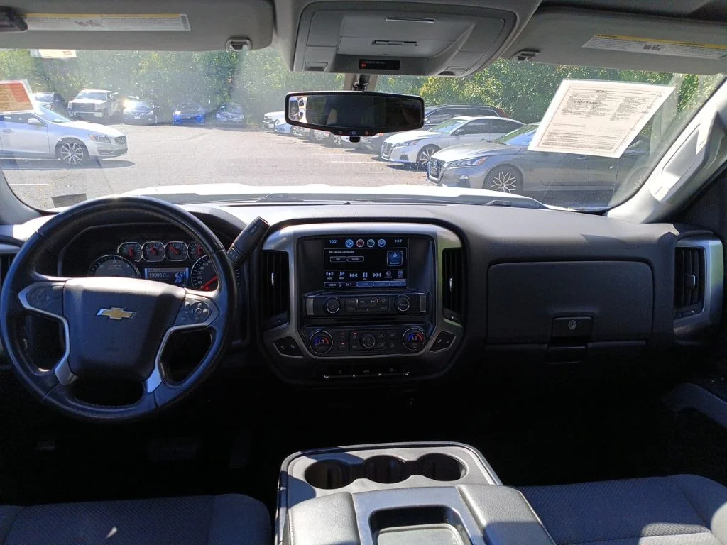Used 2018 White Chevrolet LT image 6
