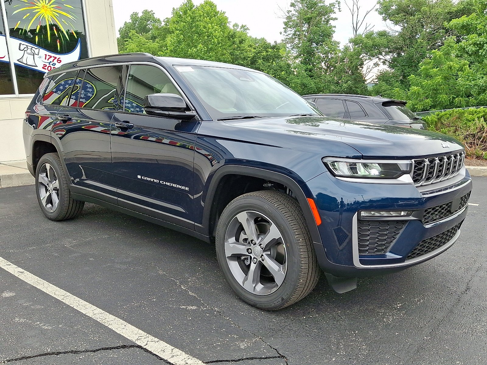 New 2026 Fathom Blue Pearl-Coat Exterior Paint Jeep Limited image 2