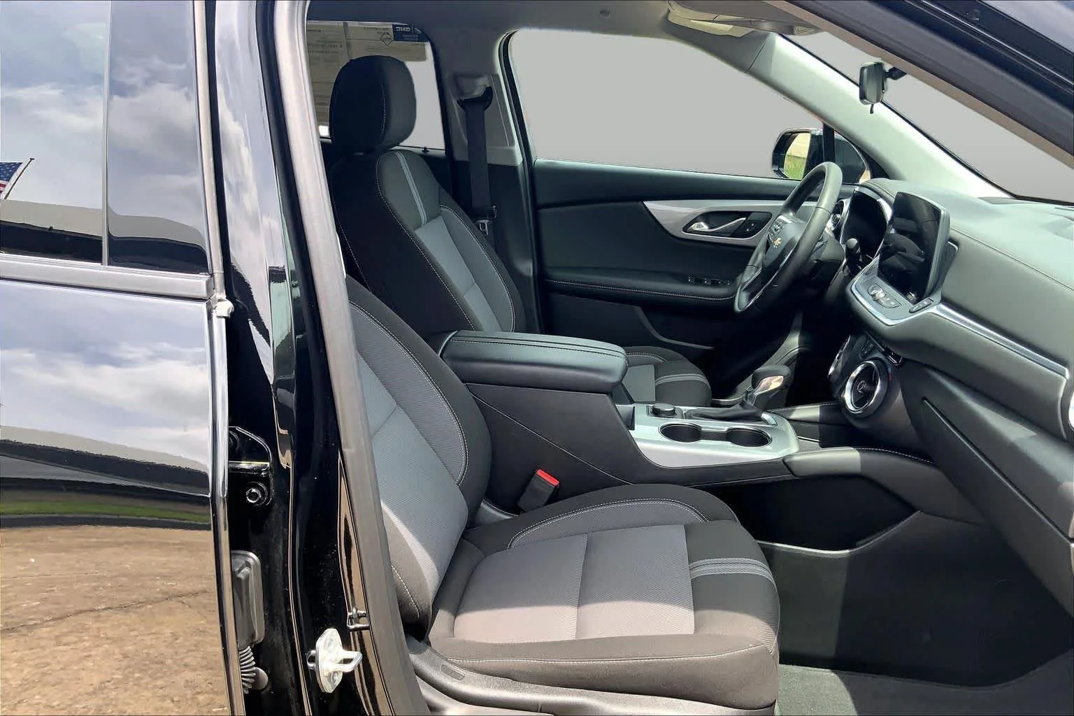 Used 2025 Black Chevrolet LT image 9