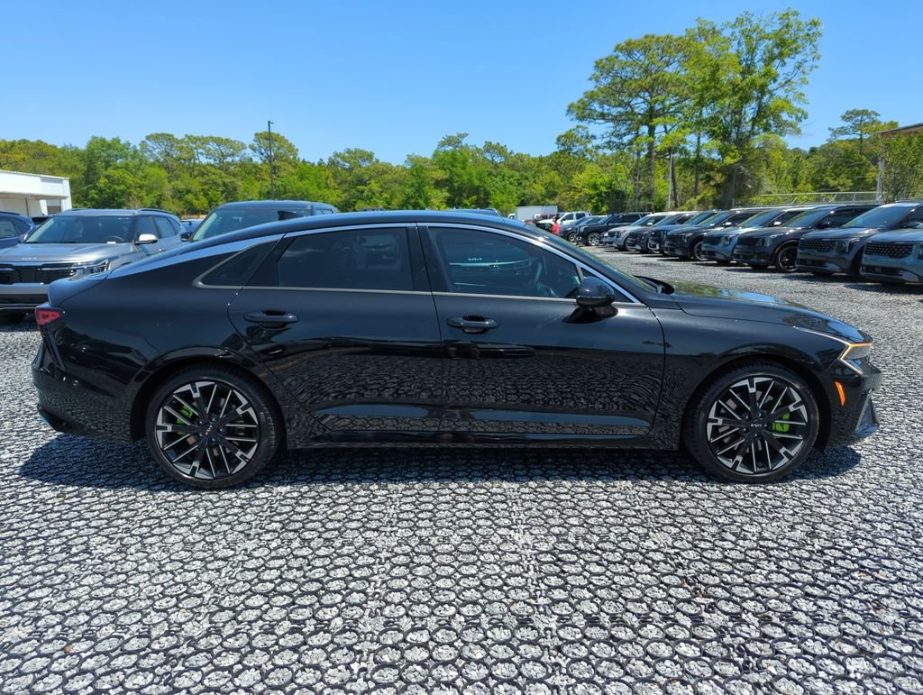 New 2026 Aurora Black Pearl Kia GT image 8