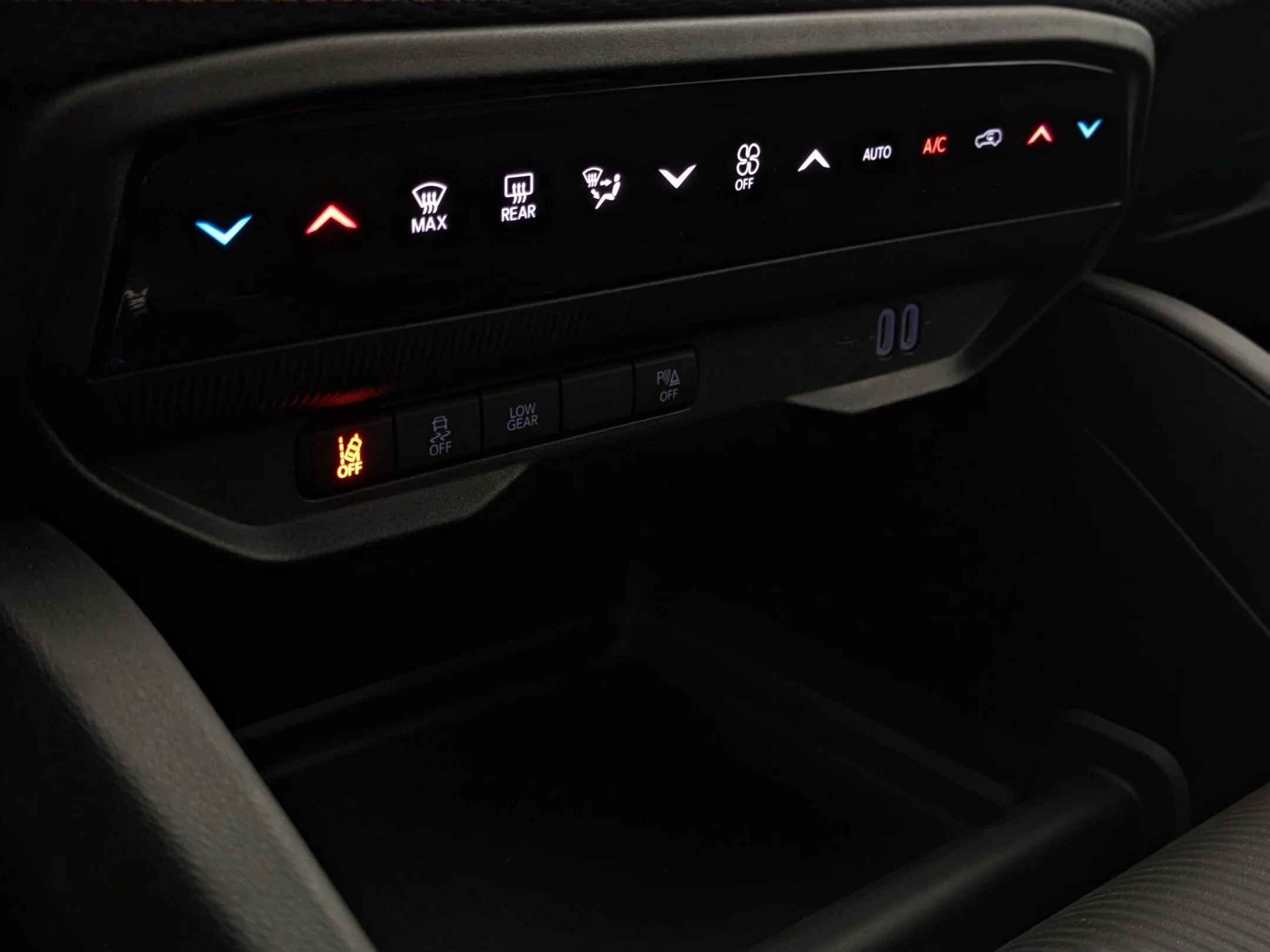 New 2026 White Jeep Limited - - Hybrid - Tech Grp - Uconnect 5 NAV - 9 Spkr Audio - Mopar Interior Pkg & More! image 21
