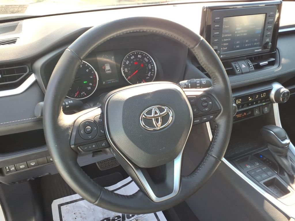 Used 2021 Blizzard Pearl Toyota XLE Premium image 11