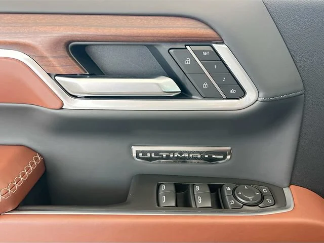 New 2026 Glacier White Tricoat GMC Denali Ultimate image 13